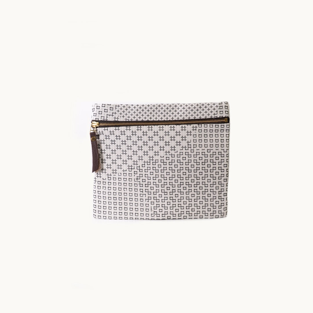 Flat Medium Zipper Pouch by Kiriko