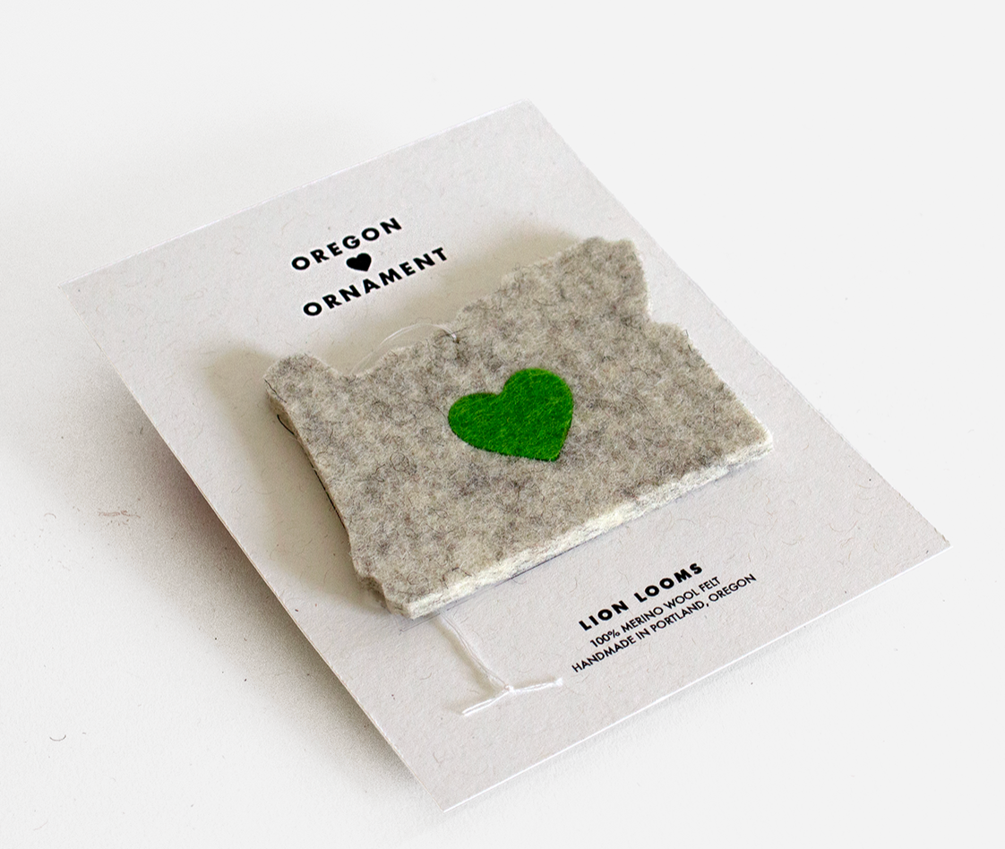 Oregon Ornament - Heather White + Green by Lion Looms