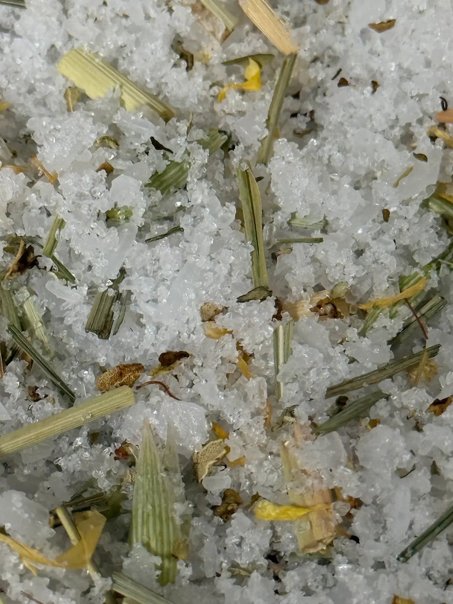 Sweet Basil + Oat Tops Salt Bath Soak 9oz by Reimi Botanicals