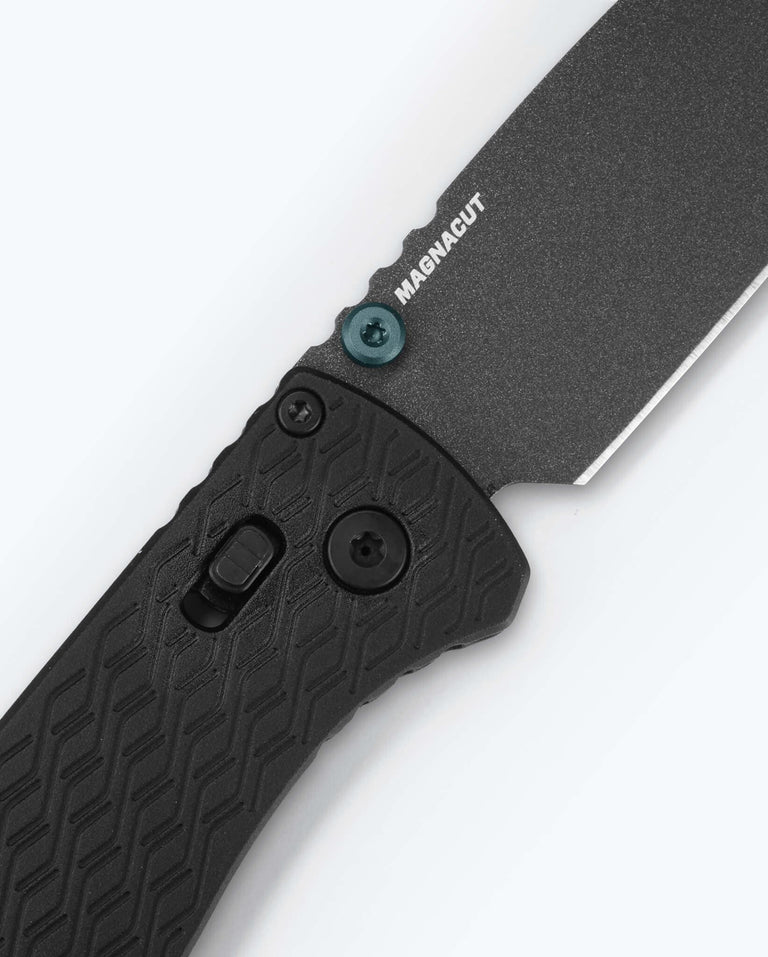 534BK Bugout Vapyr by Benchmade
