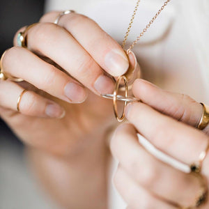 Kinetic Spinning Orbit Necklace